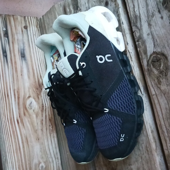 ON CLOUD - Picture 4 of 12